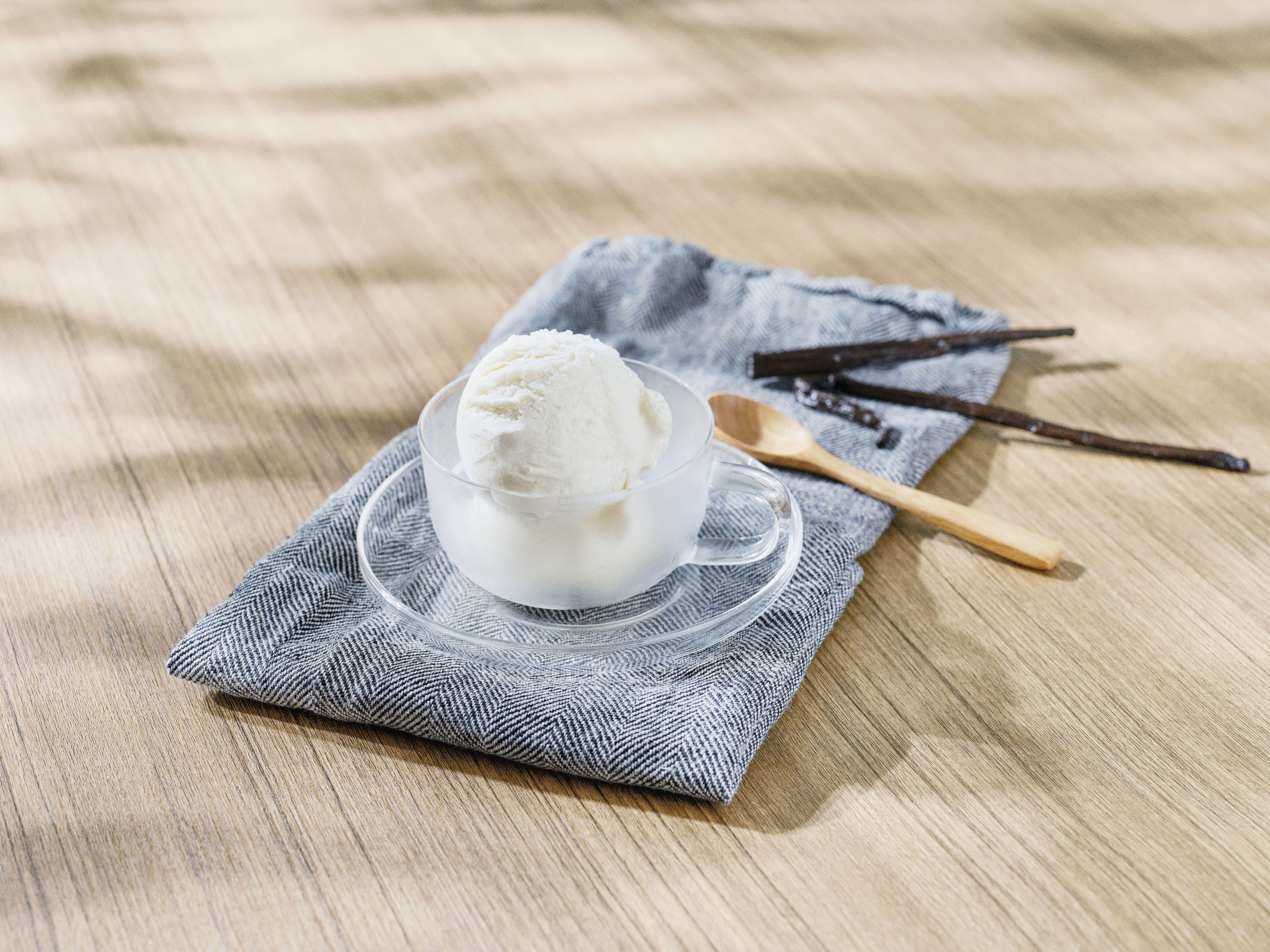 呍呢嗱雪糕每啖帶呍呢嗱奶香。