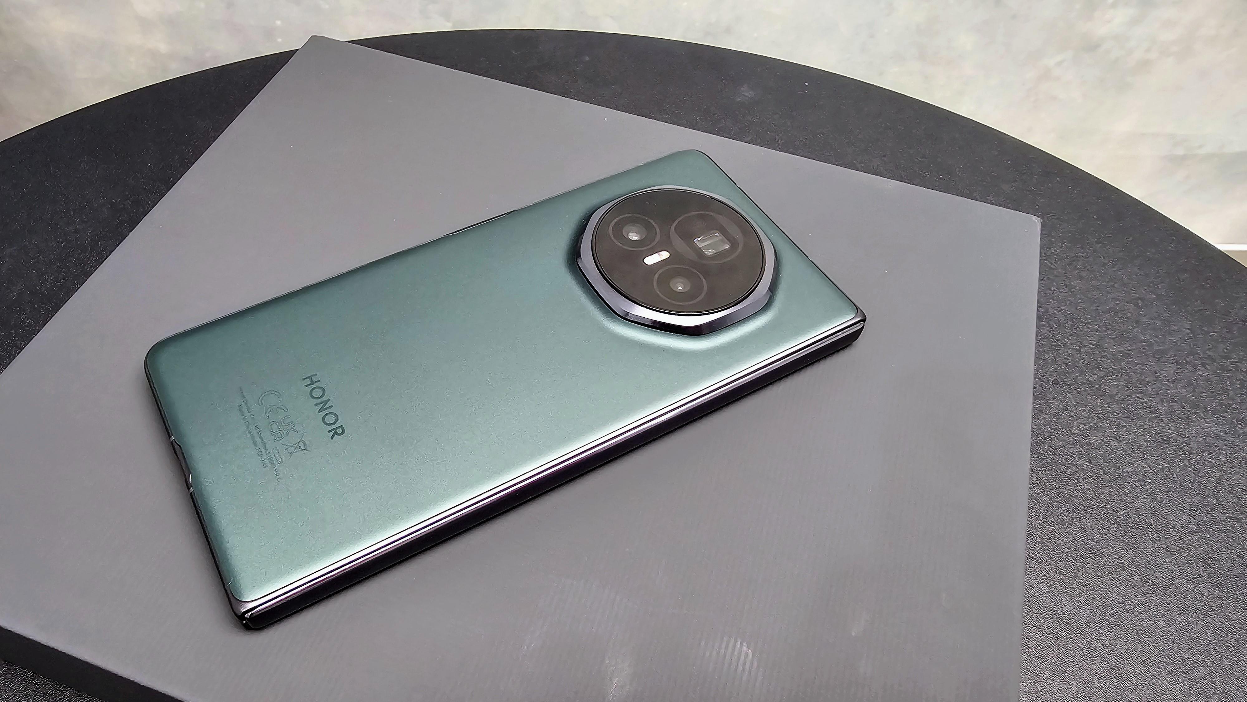 今次小編體驗的,是HONOR Magic V3苔原綠色。