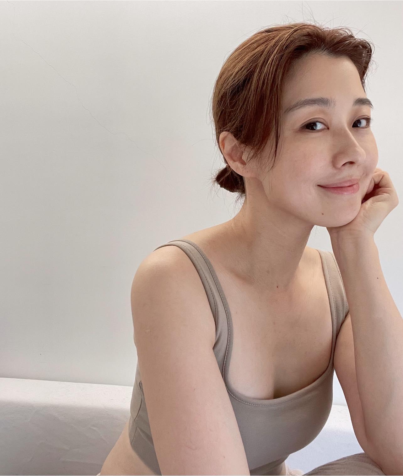 李維維32年前曾與郭富城拍廣告,現在成為「凍齡女神」。(李維維FB)