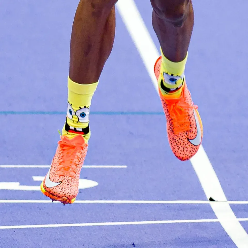 「海綿寶寶」驚現巴黎奧運?烏干達選手Tarsis Orogot穿搭搶眼意外成為焦點