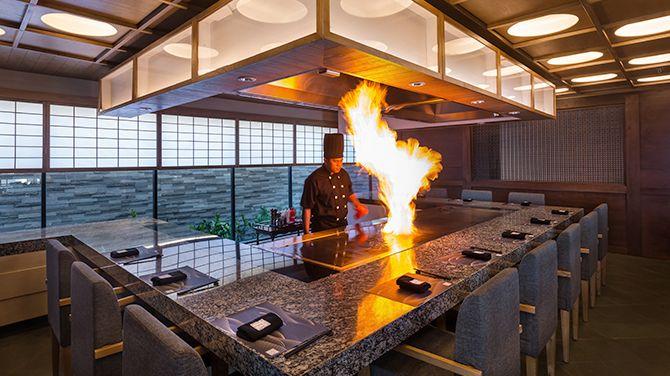 主打日式鐵板燒的HonZEN