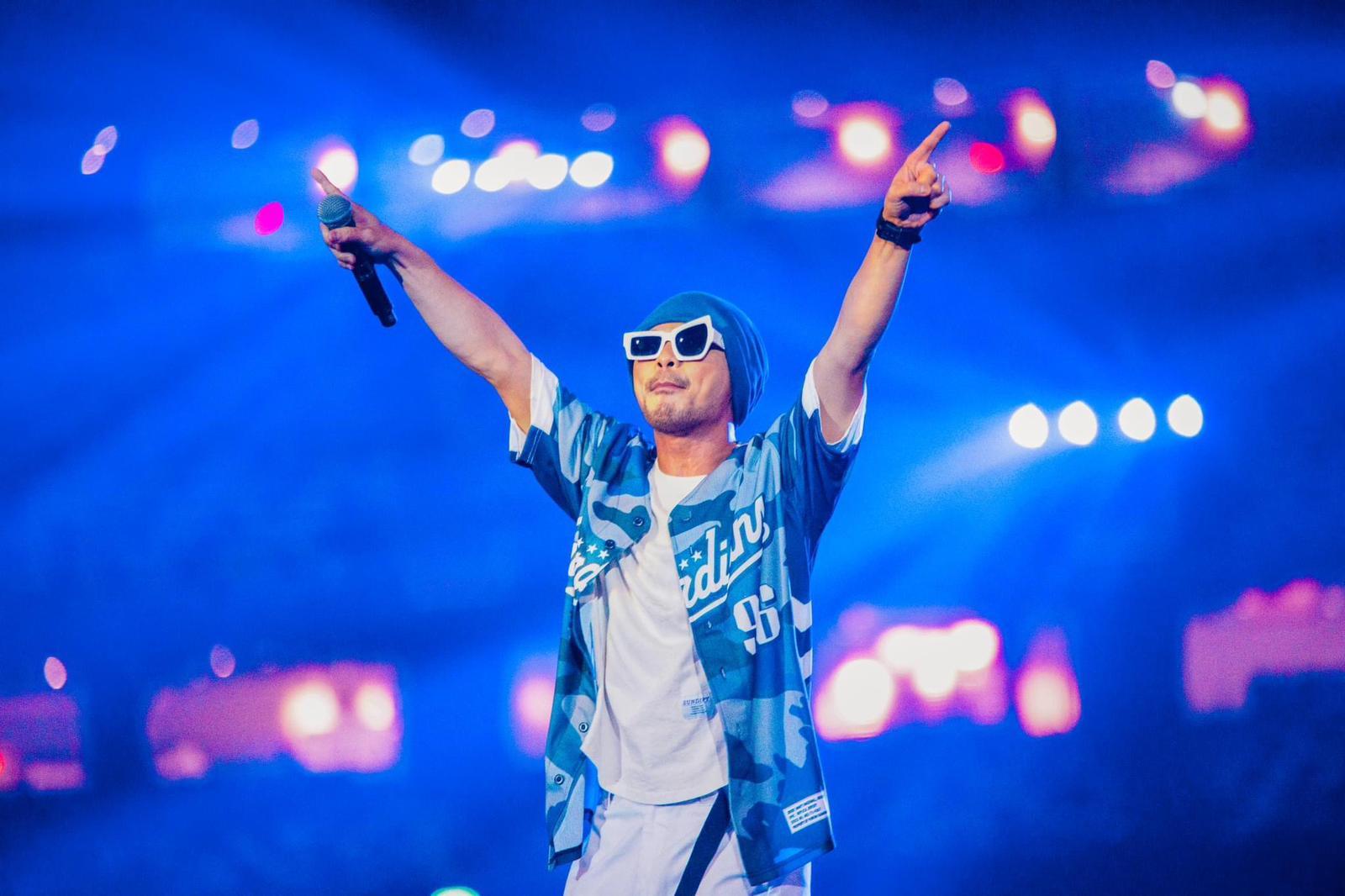 黃明志15地巡迴演唱會全告取消,損失慘重。