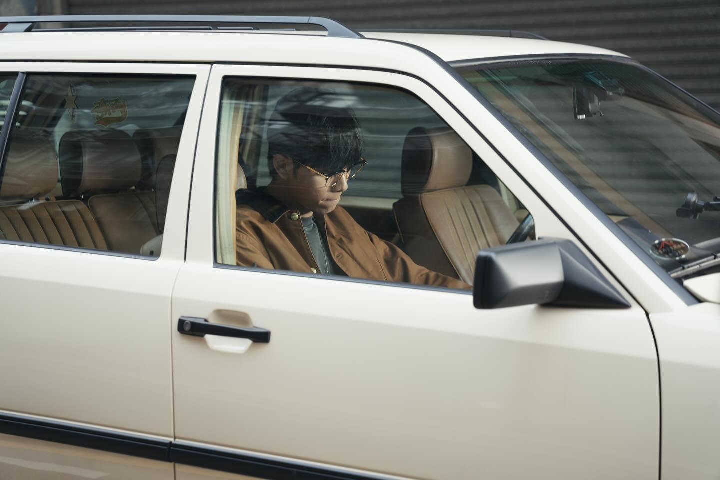 193拍《B出口》時出動自己的私伙車。