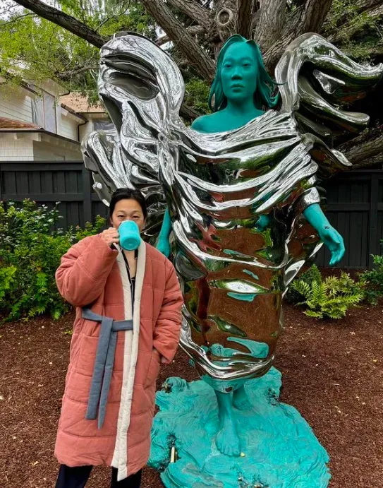 陳奕迅被致敬?朱克伯格送太太雕像 面相意外撞臉