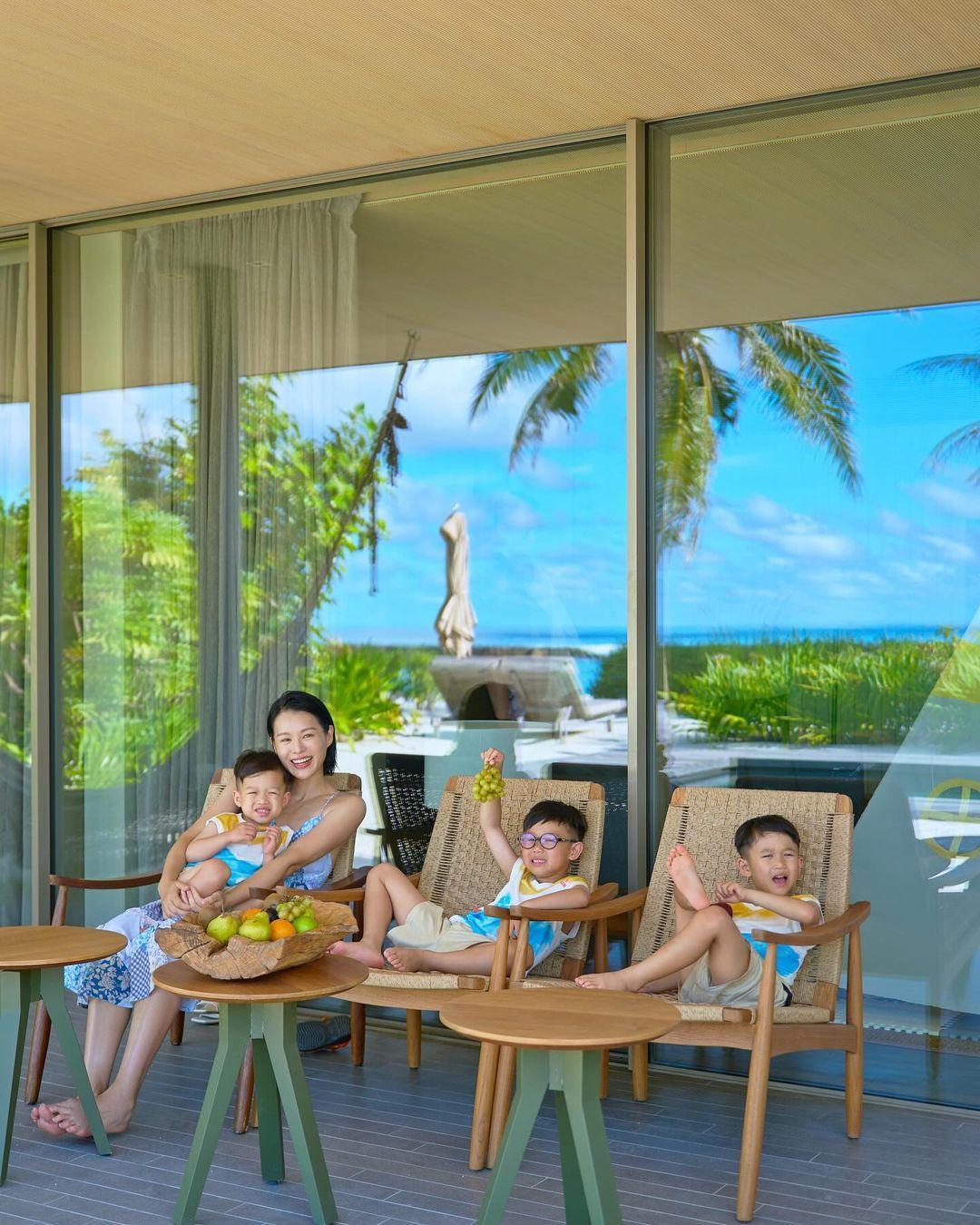 胡杏兒一家去馬爾代夫去旅行。