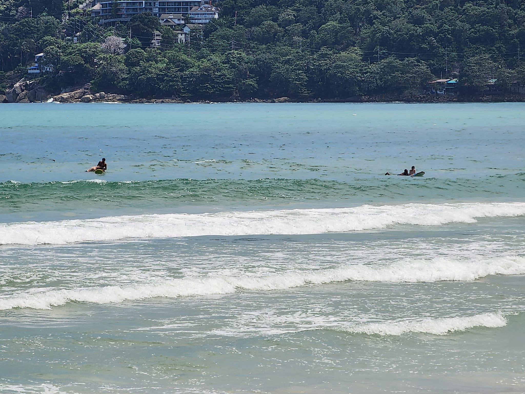 泰國傳媒報道,布吉島芭東海灘(Patong Beach)周三(7月31日)有一名52歲中國籍香港男遊客遇溺,送院搶救後不治。(網上圖片)