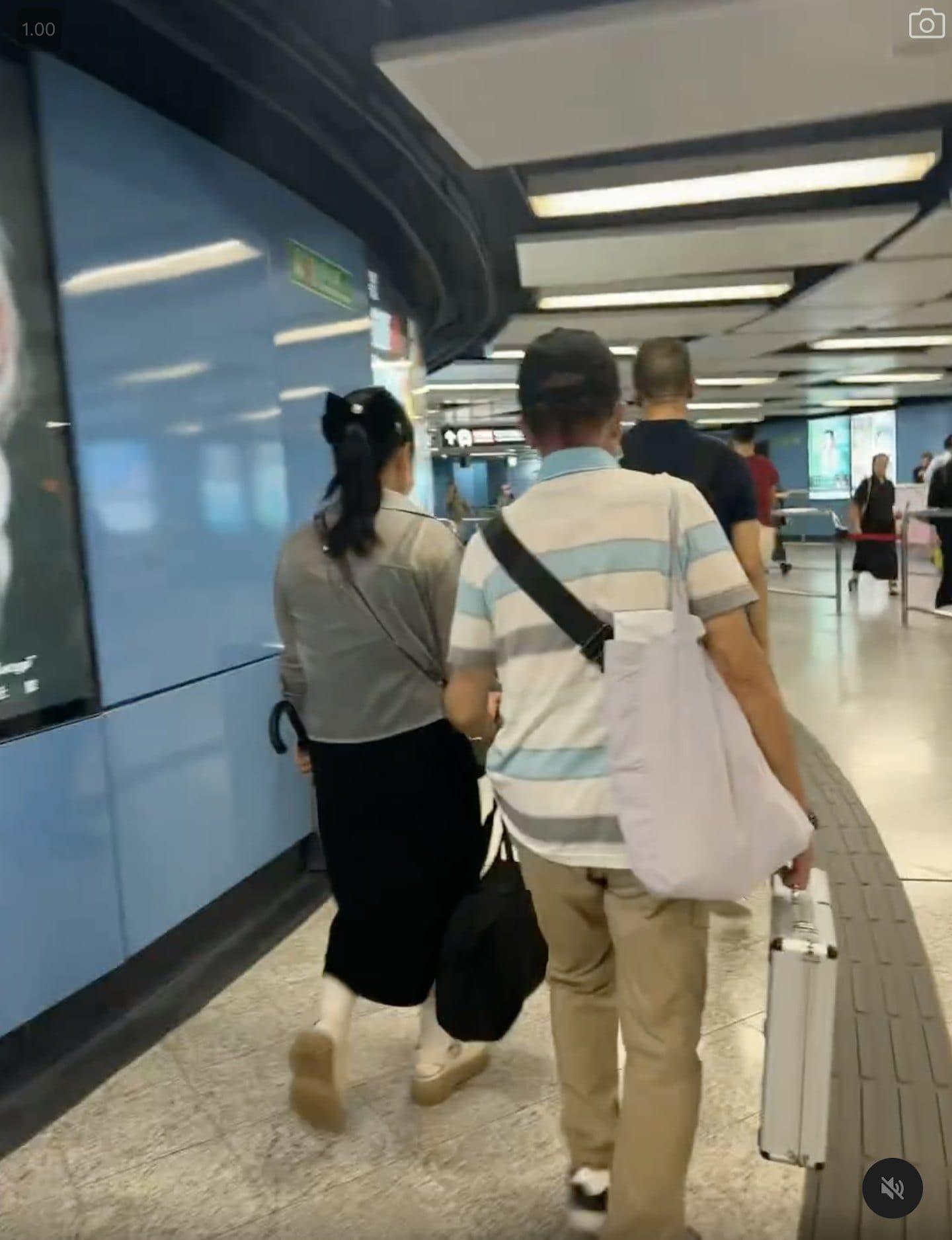 何伯化身「喼神」獲何太傍實。