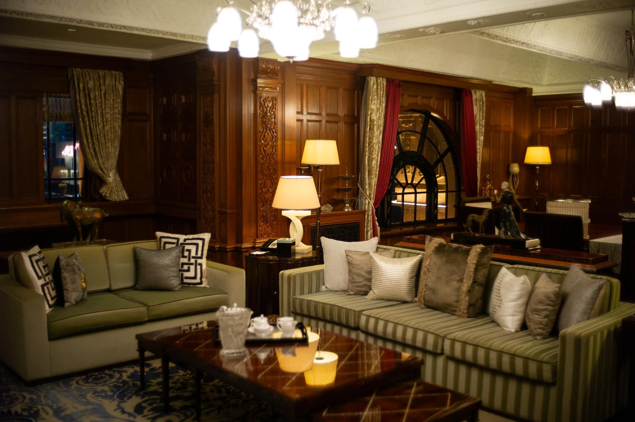 Ray Online|議員參觀《繁花》拍攝地和平飯店 梁美芬叫大家猜總統套房有多貴