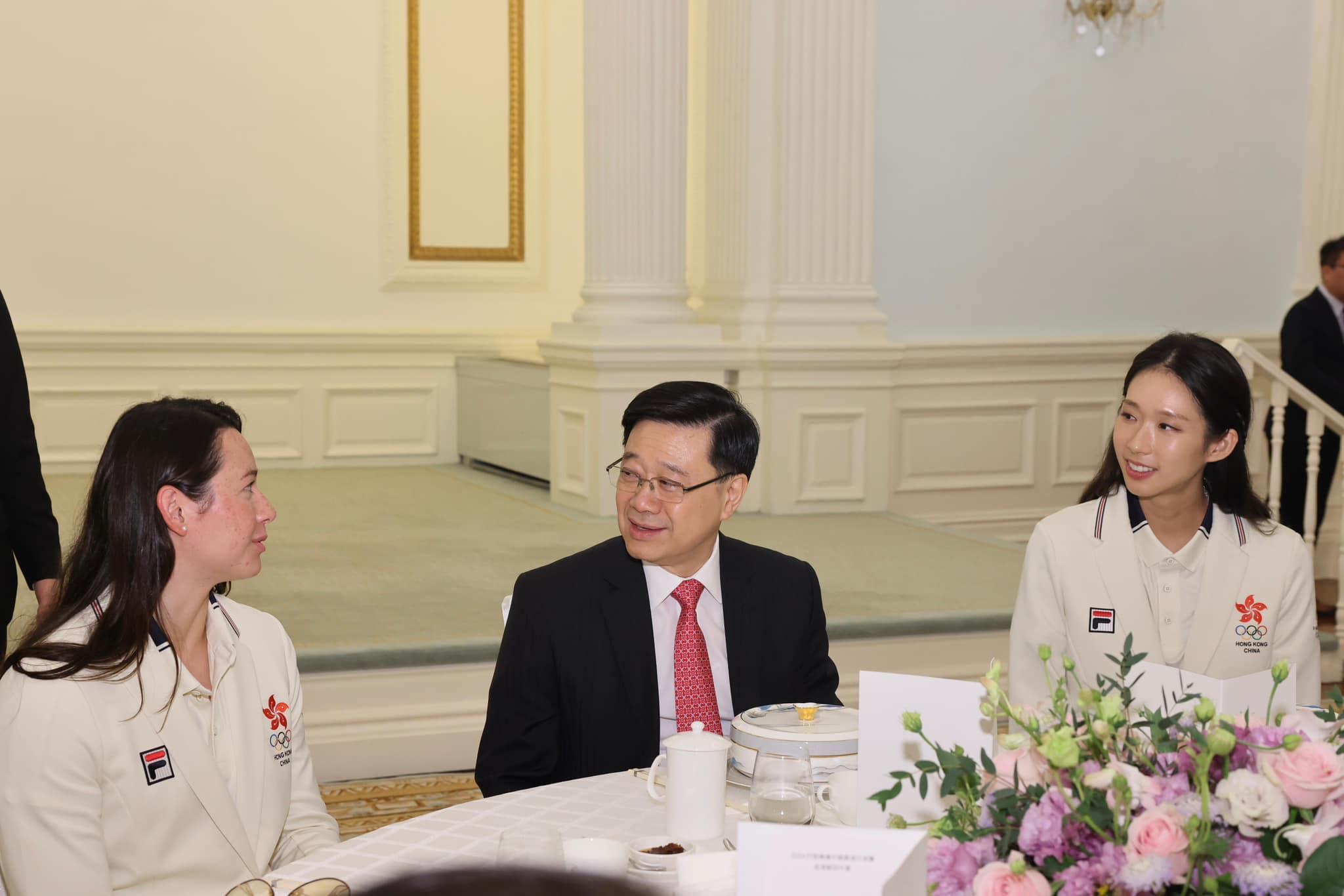 李家超在禮賓府宴請代表團。(李家超fb)