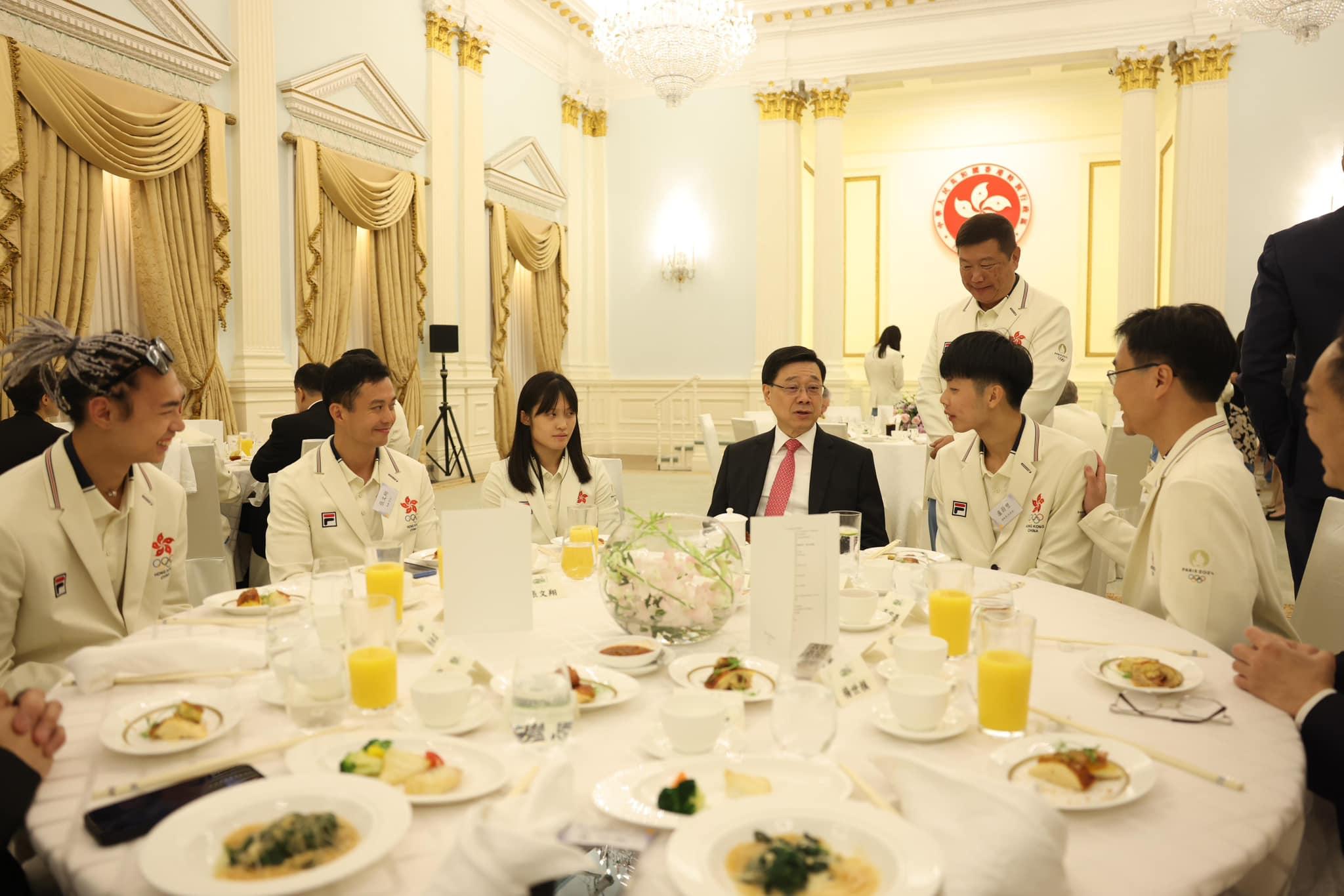 李家超在禮賓府宴請代表團。(李家超fb)