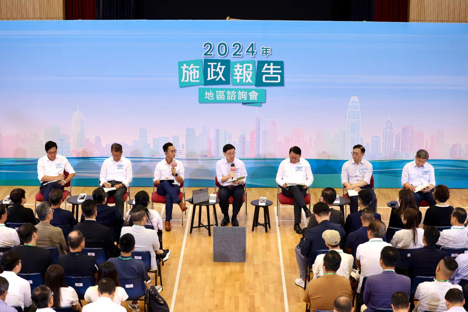 李家超指市民關心的議題十分廣泛。(李家超FB)