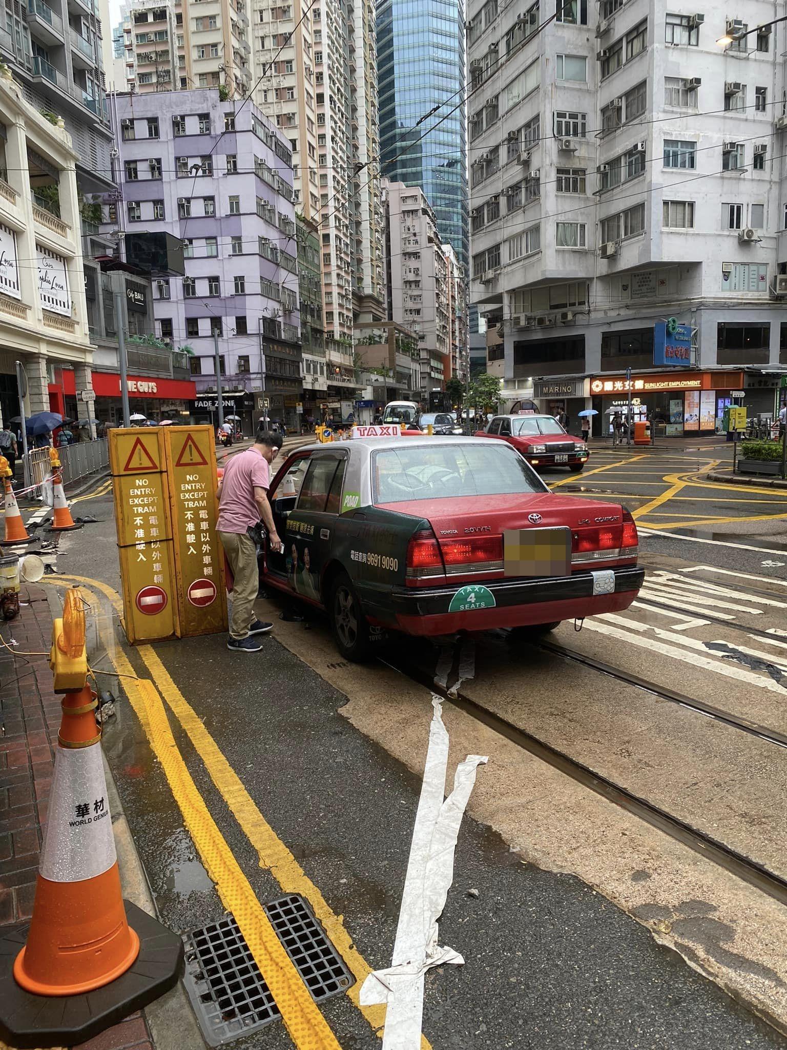 灣仔的士誤闖維修電車軌路段 車cam L(香港群組)FB