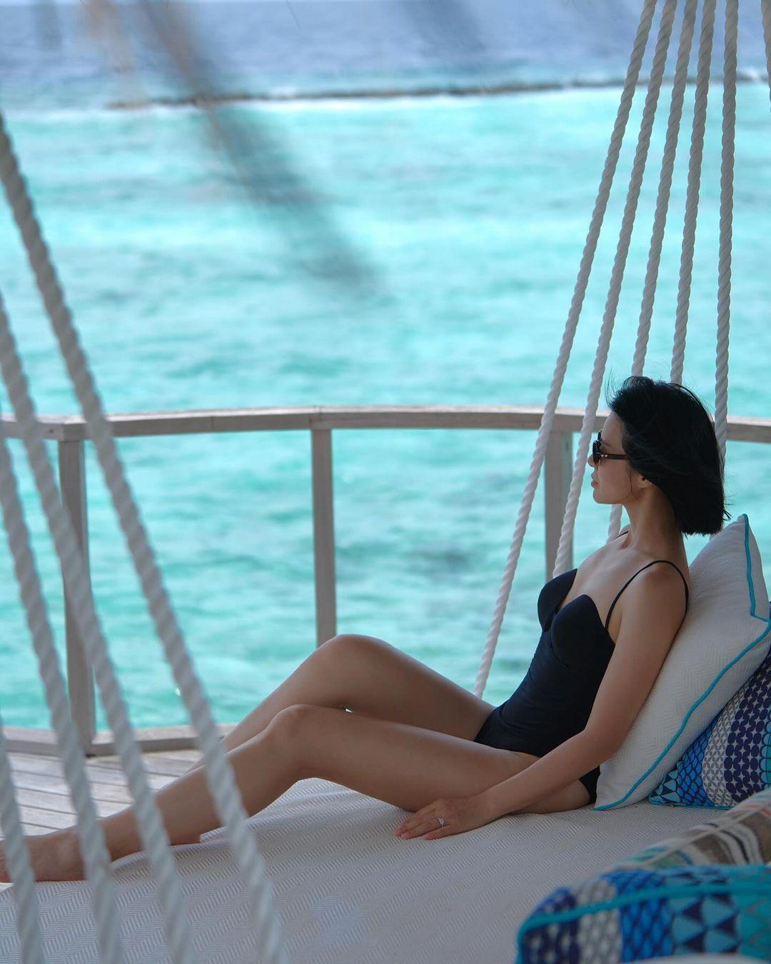 胡杏兒大晒水著照。