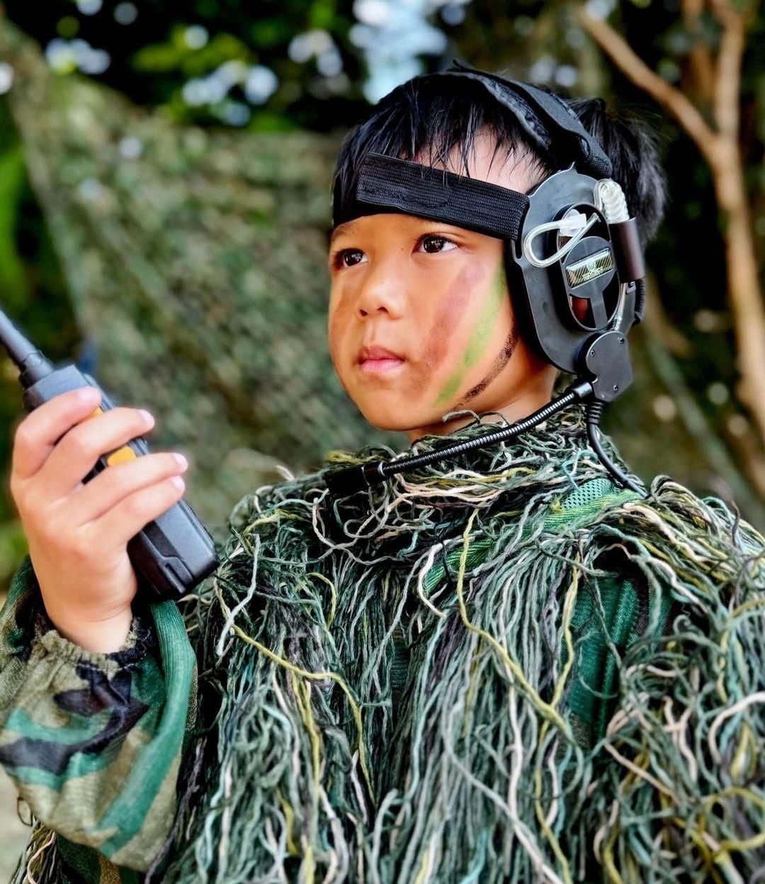 李乘德分享大仔在軍營的照片。