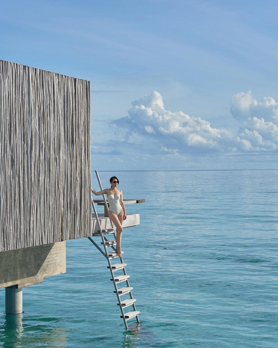 胡杏兒大晒水著照。