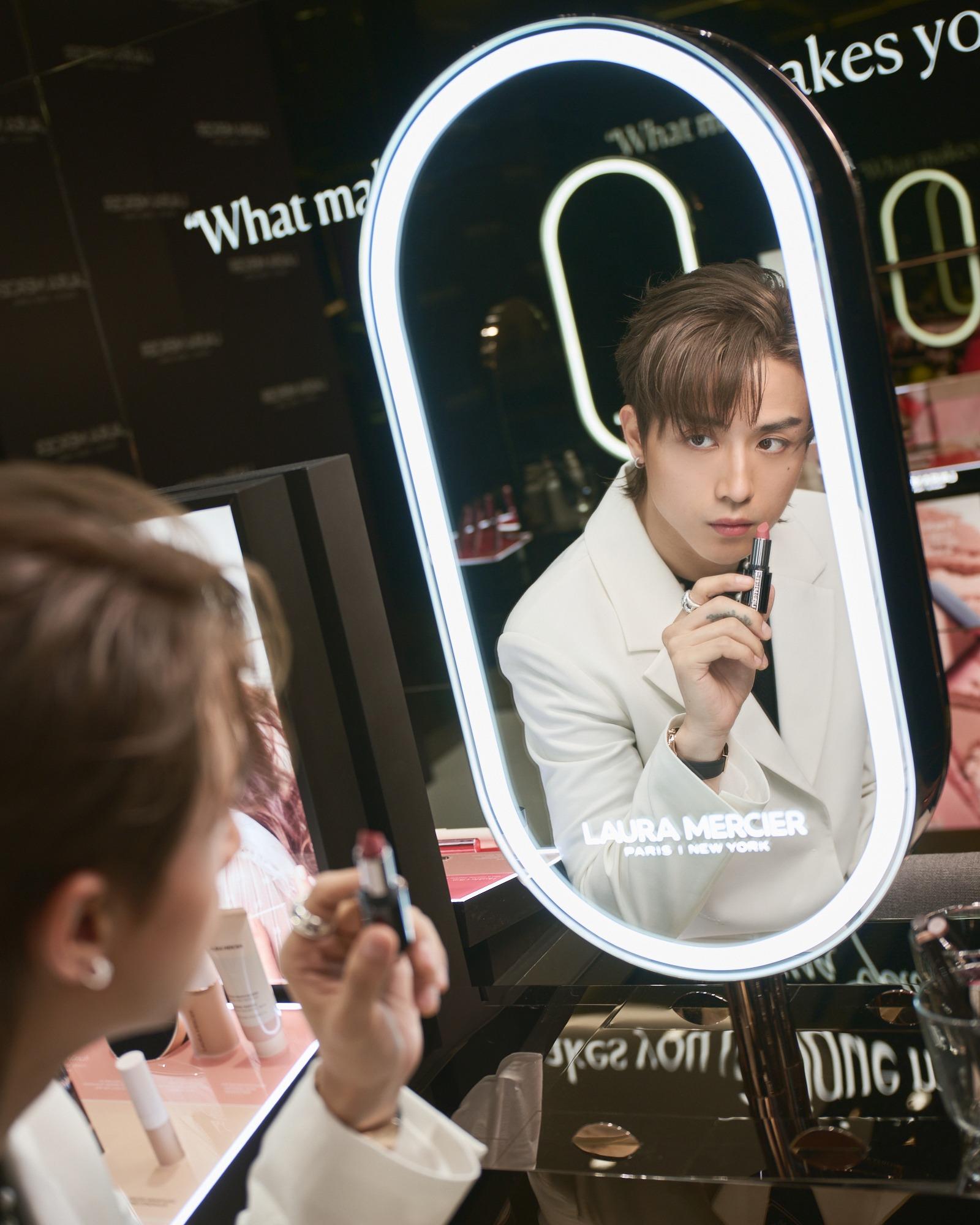 AK江𤒹生出席Laura Mercier全新幻魅彩妝系列發布會。