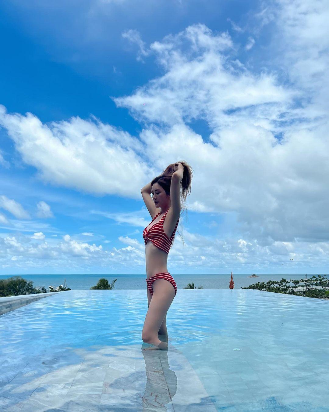 阿Sa蔡卓妍大晒泳照。