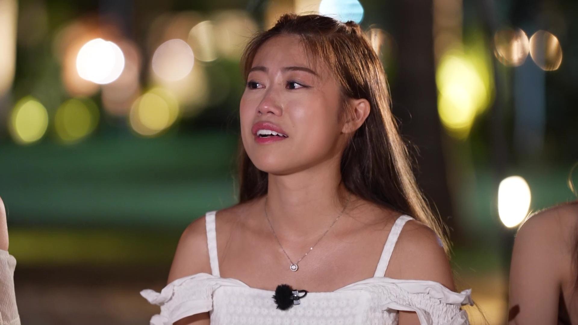 12號鍾翠絲因為「華姐」包袱,搞到壓力爆煲。