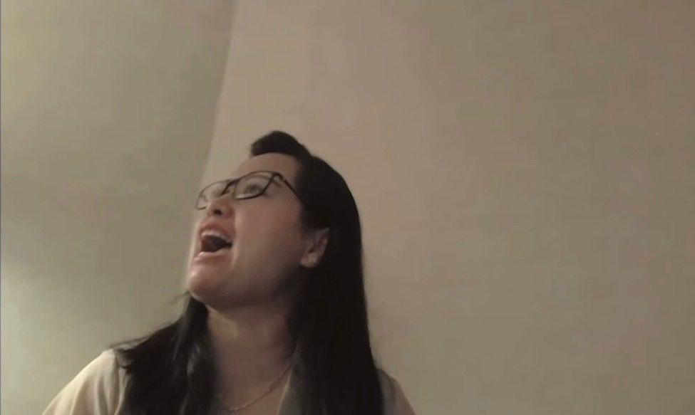 何太嗌離婚,叫何伯返仔女度。