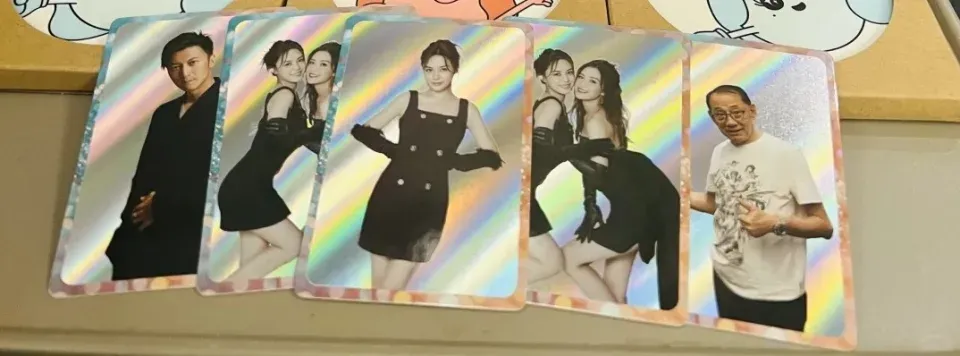 英皇娛樂推出藝人精品概念店 粉絲抽中明星交換卡 內地網民收楊受成博士閃卡:期待財運提升