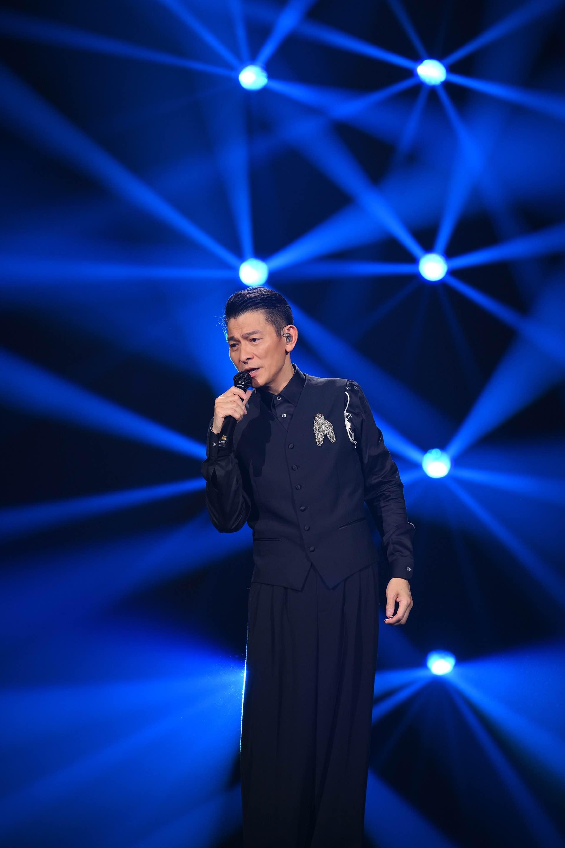 劉德華36場內地巡唱完成一半。