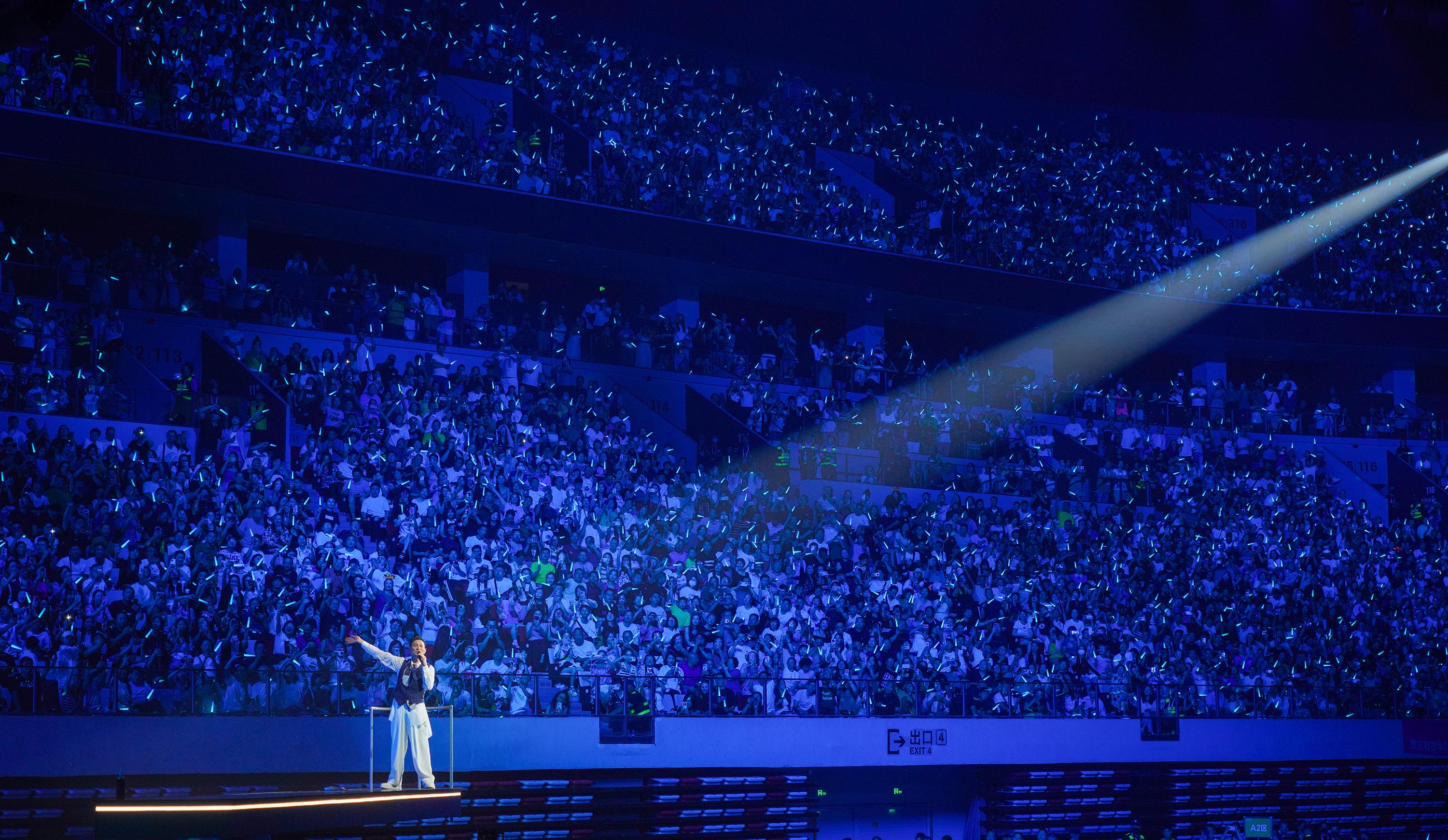 劉德華36場內地巡唱完成一半。