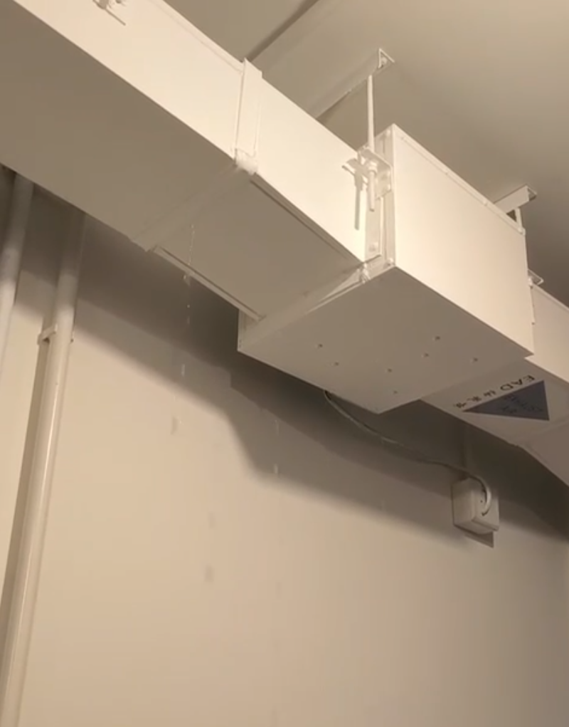 「啟德‧東寓」項目曾有約60戶單位內牆身滲水,約40戶曾有部分水管滲漏(九龍城區議員林博提供)