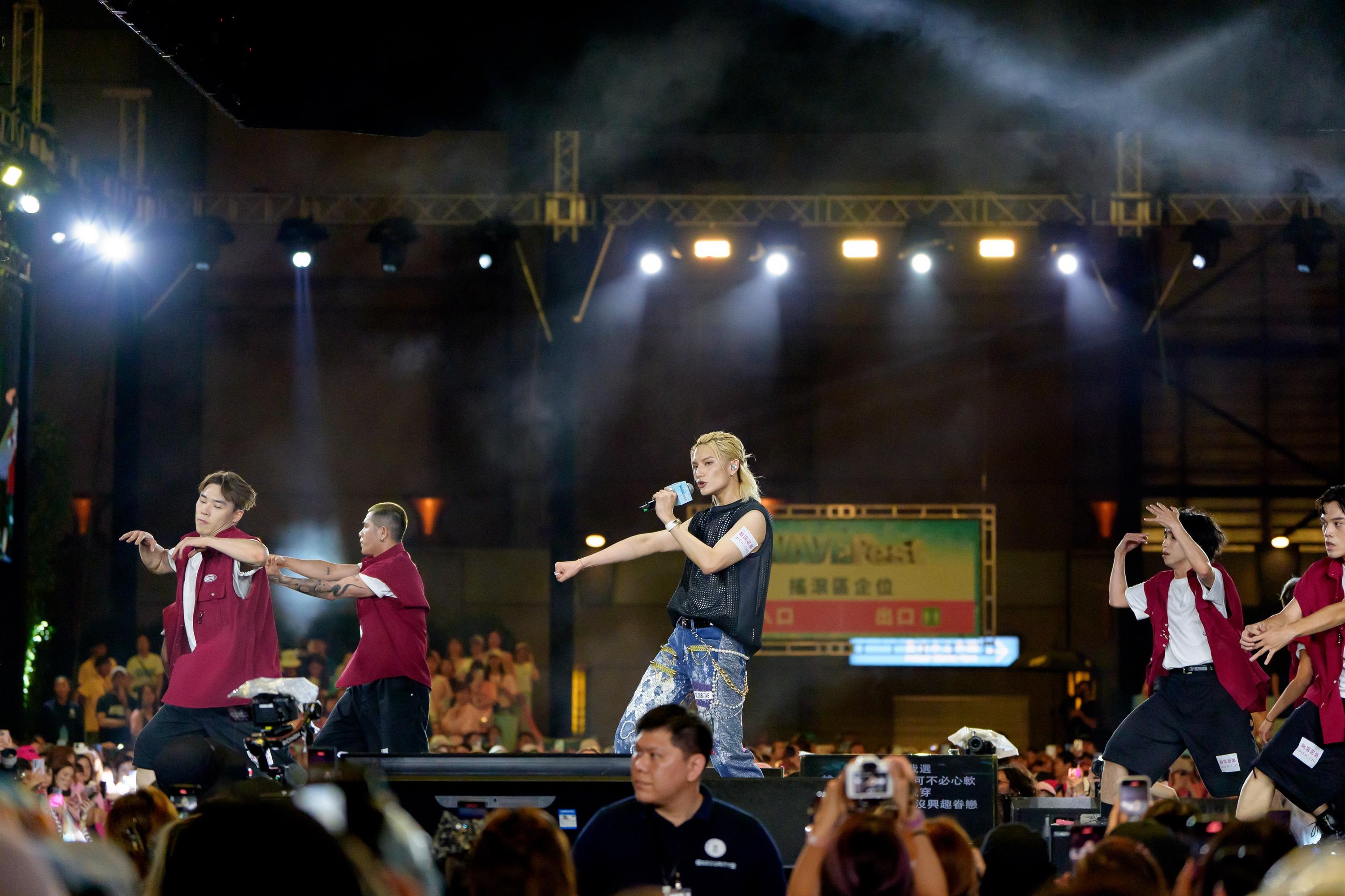 Jeremy在澳門水上音樂節WAVEFest演出。