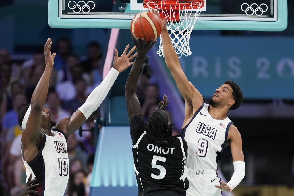 美國男籃以17分之差大勝南蘇丹,豪取分組賽兩連勝。(美聯社)