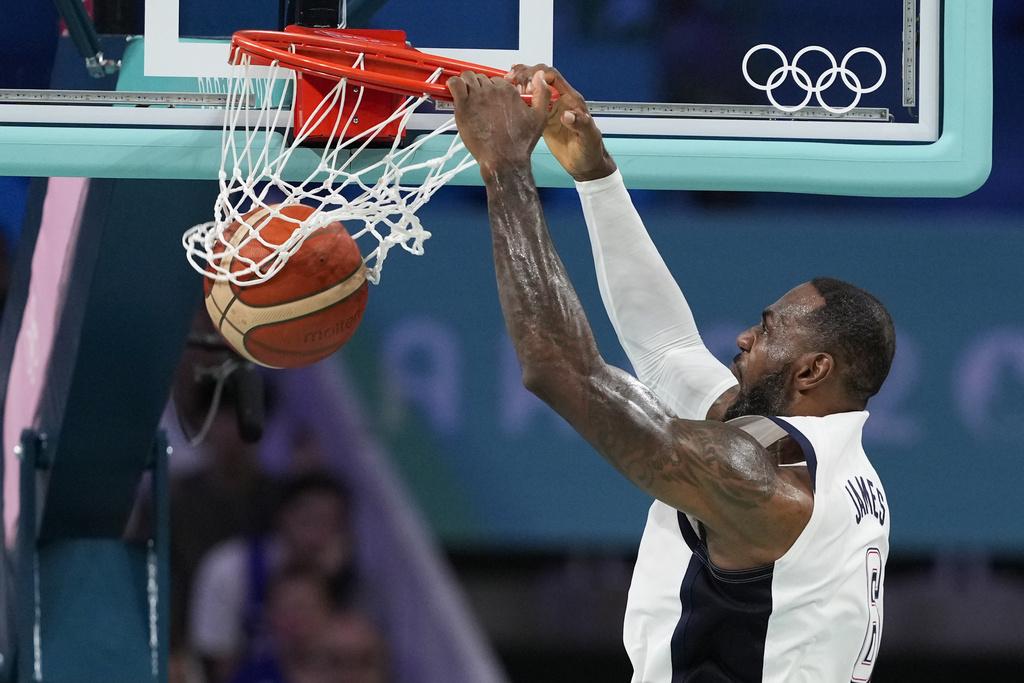 美國男籃以17分之差大勝南蘇丹,豪取分組賽兩連勝。(美聯社)