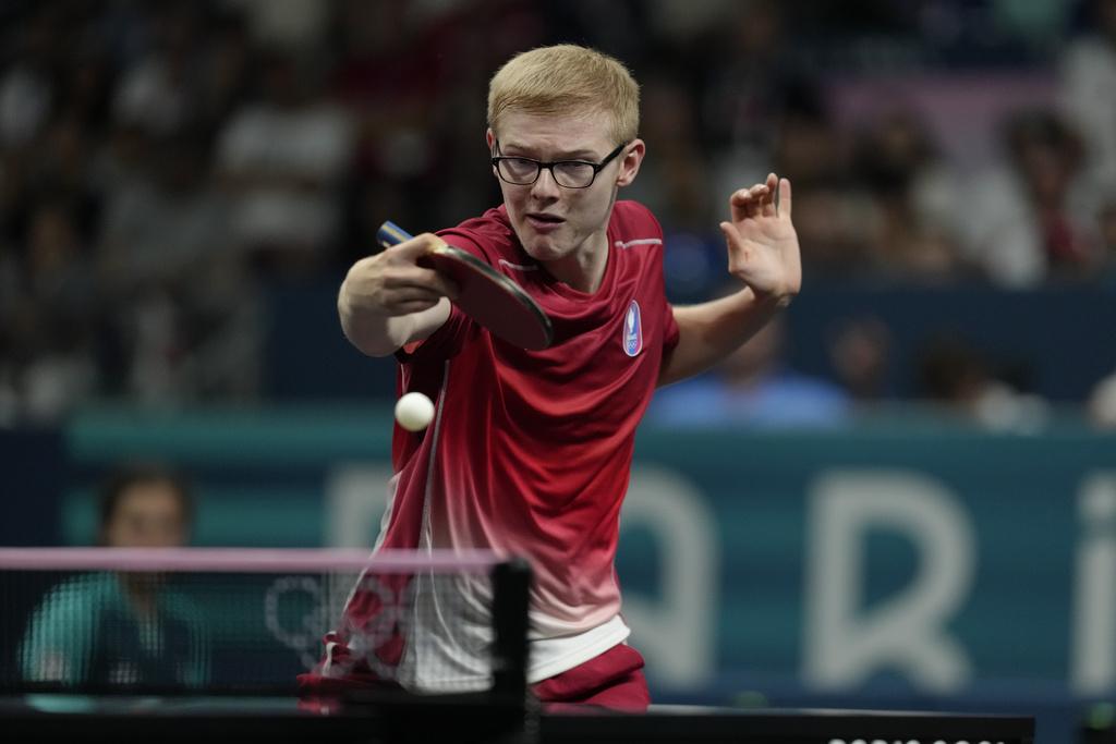 中華台北代表林昀儒不敵法國球手李布隆,八強止步。(美聯社)