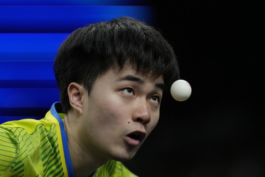 中華台北代表林昀儒不敵法國球手李布隆,八強止步。(美聯社)