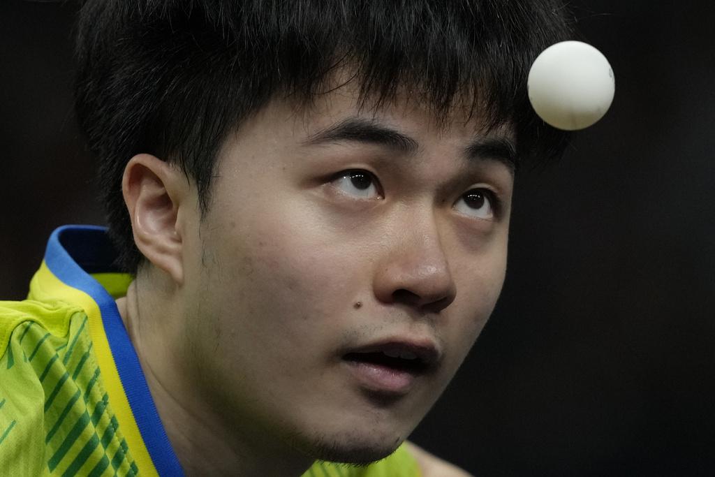 中華台北代表林昀儒不敵法國球手李布隆,八強止步。(美聯社)