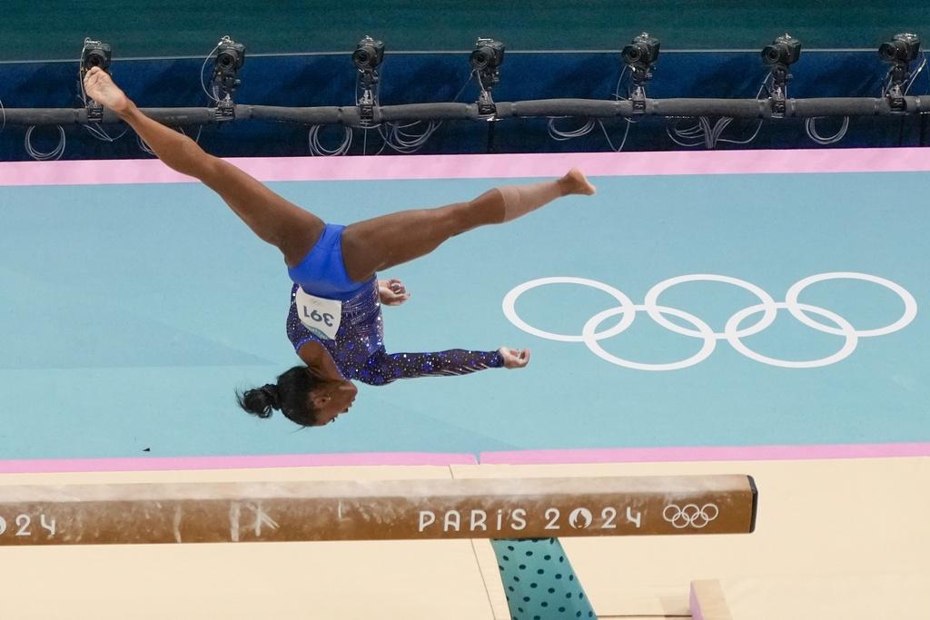 繼2016里約奧運於女子個人全能摘金後,比莉絲事隔八年再度封后。(美聯社)