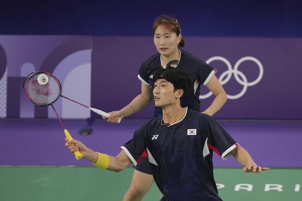 巴黎奧運|南擊羽毛球混雙組合金元昊/鄭娜英取得銀牌。(美聯社)