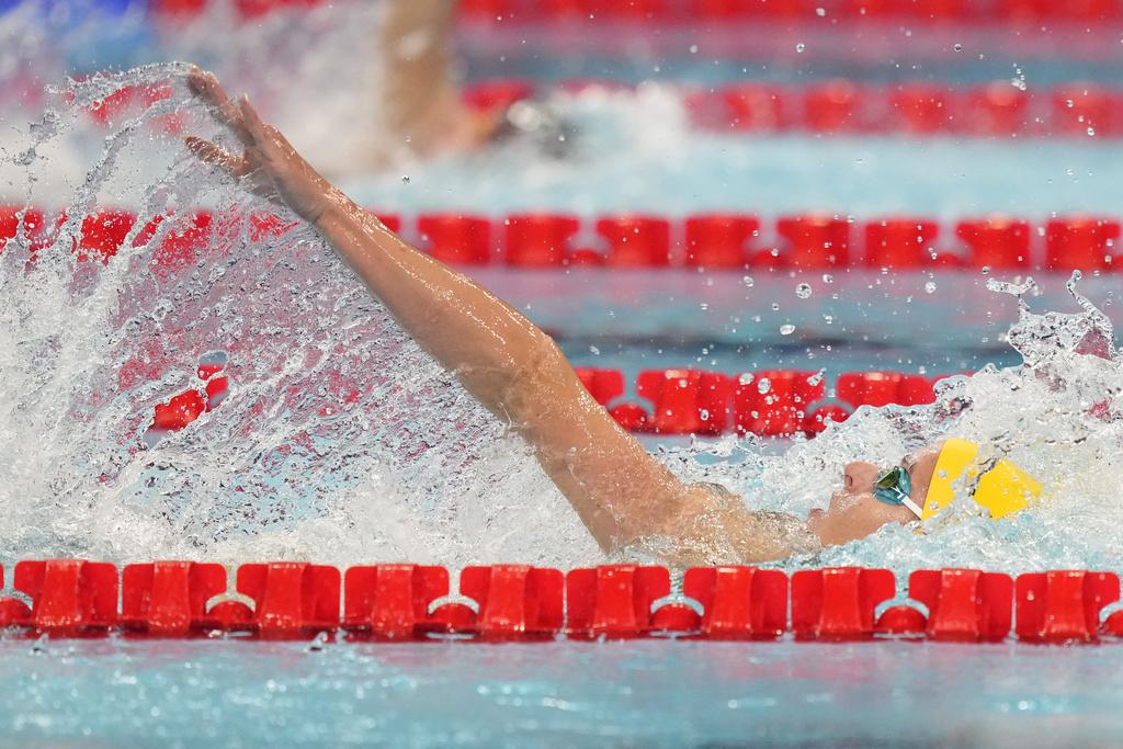 澳洲名將麥姬雲成功衛冕女子200米背泳金牌。(美聯社)