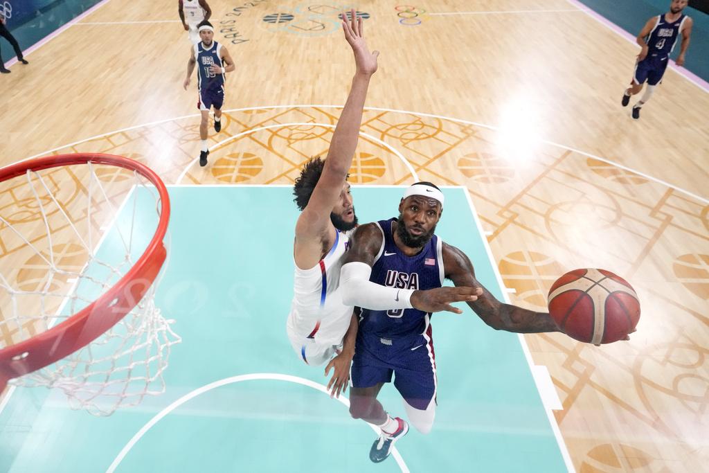 憑著愛華士攻入全場最高的26分,美國男籃以104:83大勝波多黎各。(美聯社)