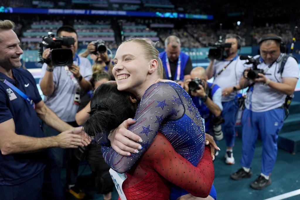 美國隊包辦女子跳馬金牌和銅牌。(美聯社)