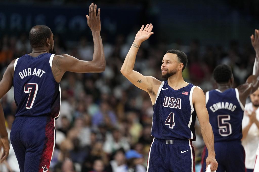 憑著愛華士攻入全場最高的26分,美國男籃以104:83大勝波多黎各。(美聯社)