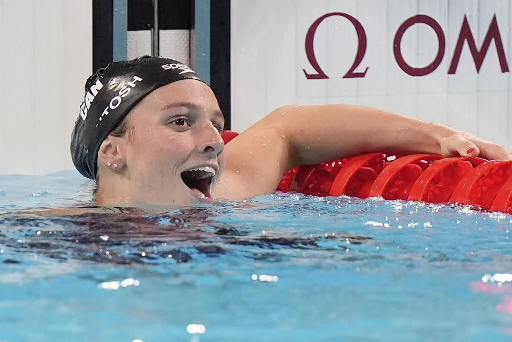 年僅17歲的加拿大泳手Summer在今屆奧運橫掃三金一銀。(美聯社)