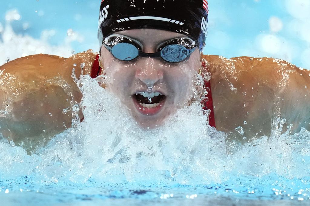 年僅17歲的加拿大泳手Summer在今屆奧運橫掃三金一銀。(美聯社)