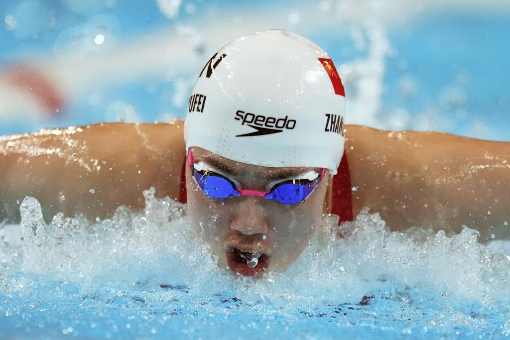 美國和中國隊均在男女子4X100米游泳接力賽中打破世界紀錄。(美聯社)