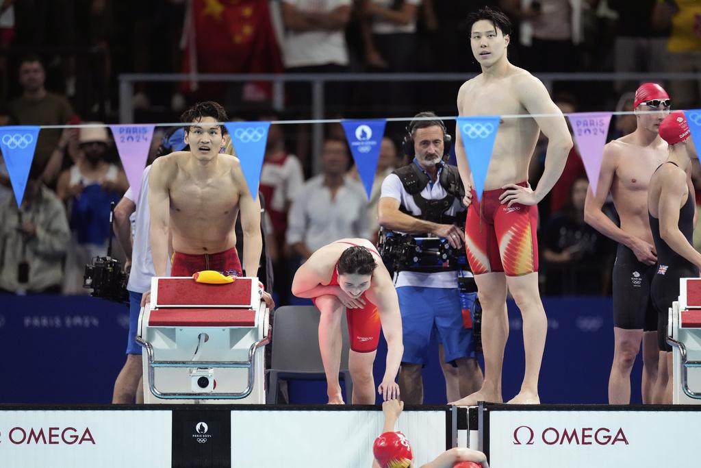 美國和中國隊均在男女子4X100米游泳接力賽中打破世界紀錄。(美聯社)