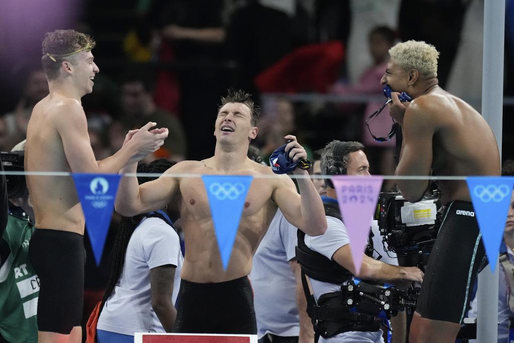 美澳兩國在巴黎奧運游泳場上競爭激烈。(美聯社)