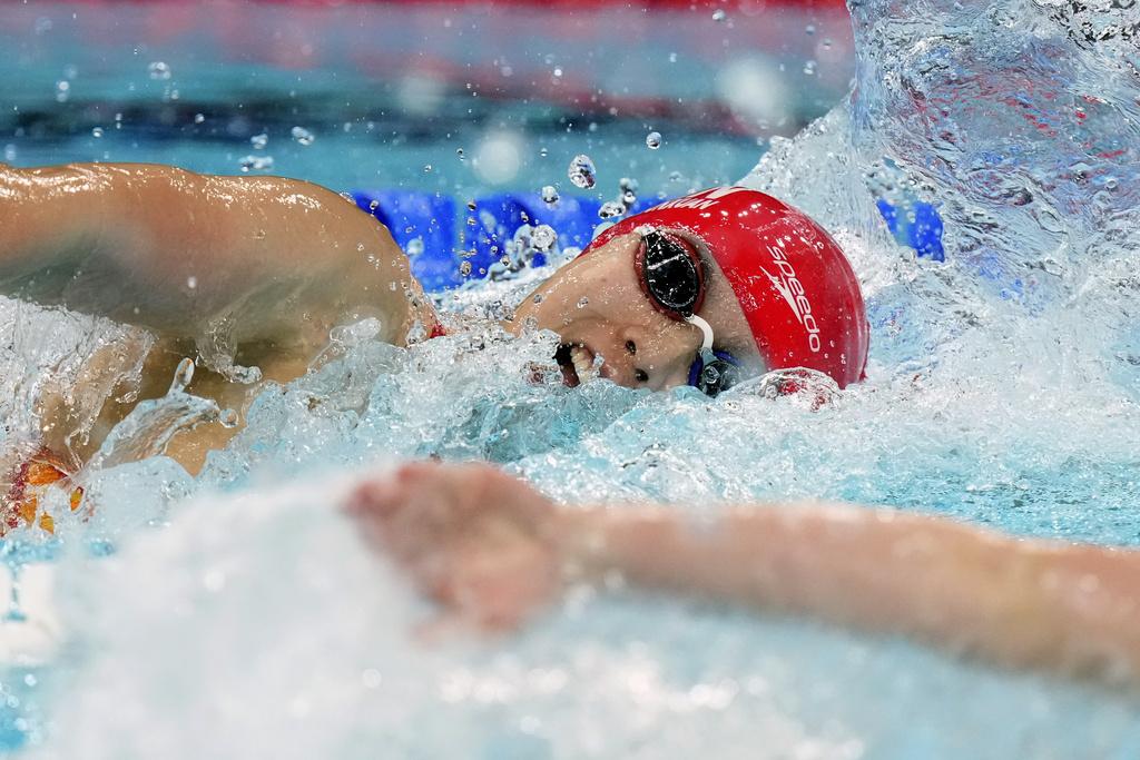 巴黎奧運游泳項目在今天煞科,多場決賽舉行。(美聯社)