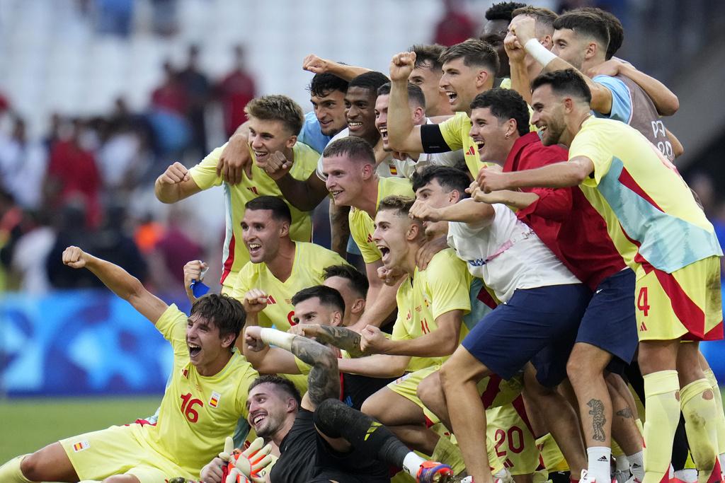 西班牙憑著效力巴塞隆拿的費明盧比斯一入球一助攻,反勝摩洛哥晉身決賽。(美聯社)