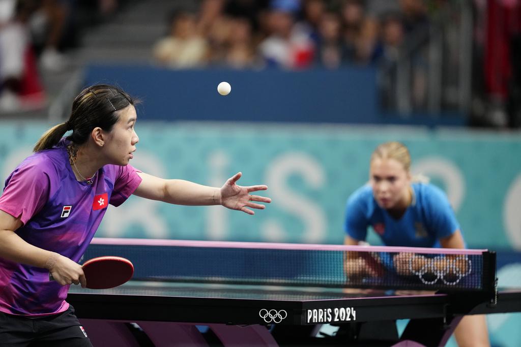 杜凱琹/李皓晴出戰首場女雙比賽,以局數3:2反勝瑞典組合。(美聯社)