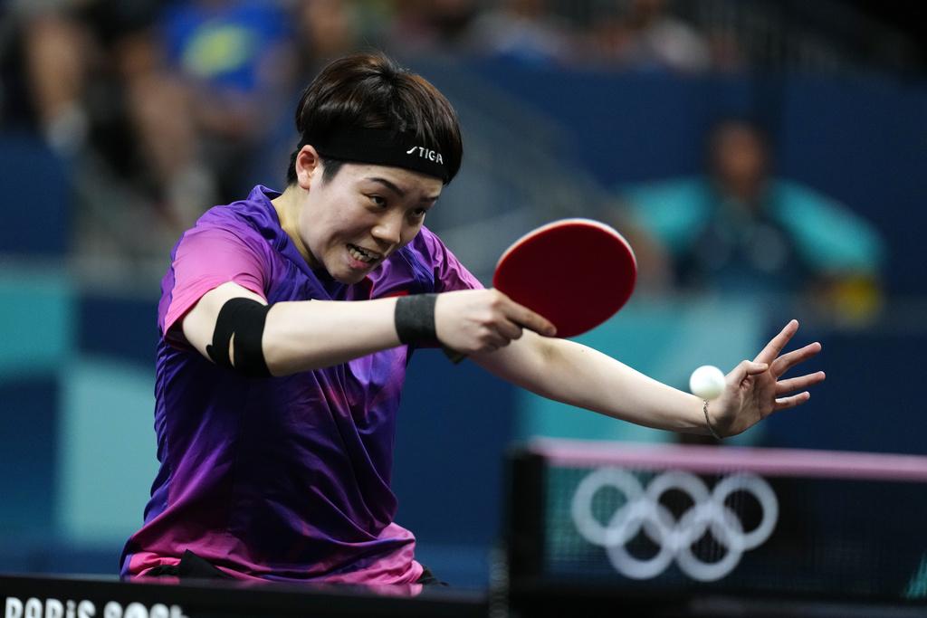 朱成竹及杜凱琹於第二、三局單打賽事,都在大好機會下不敵對手。(美聯社)