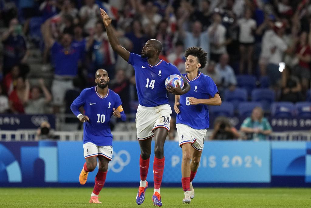 桑馬迪達臨完場前的入球,為法國扳平,兩隊需踢加時。(美聯社)