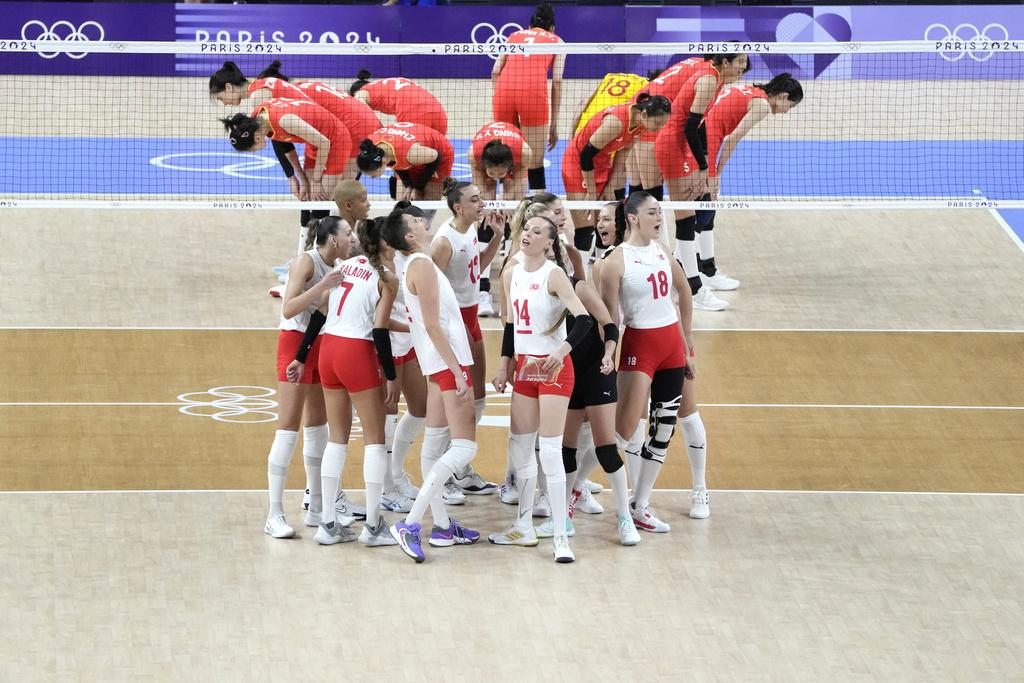 巴黎奧運|中國女排力戰5局負土耳其8強止步。(路透社)